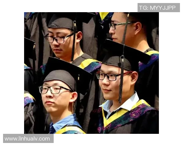 足球明星意外收获珍贵礼物感动全场瞬间成为经典回忆 足球明星意外收获珍贵礼物感动全场瞬间成为经典回忆